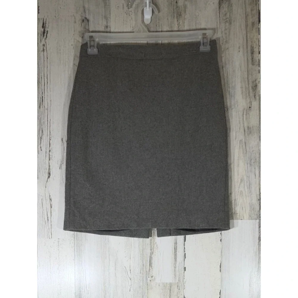 J Crew The Pencil Skirt Size 4 (29x20) Gray Wool Blend Back Zip Back Vent Career
